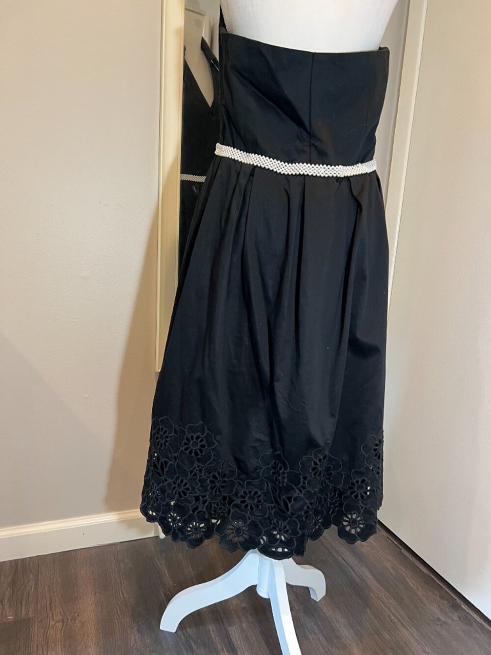 Vintage Black Halter Fit and Flare Dress with Pearl waistband, Size Large? - Picture 12 of 16